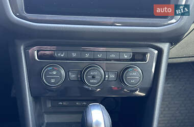 Внедорожник / Кроссовер Volkswagen Tiguan 2021 в 