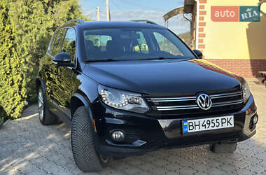 Позашляховик / Кросовер Volkswagen Tiguan 2012 в 