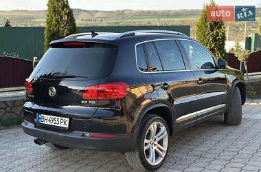 Позашляховик / Кросовер Volkswagen Tiguan 2012 в 