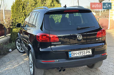 Позашляховик / Кросовер Volkswagen Tiguan 2012 в 