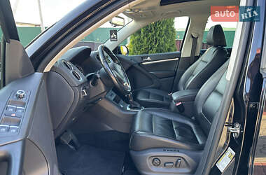 Позашляховик / Кросовер Volkswagen Tiguan 2012 в 