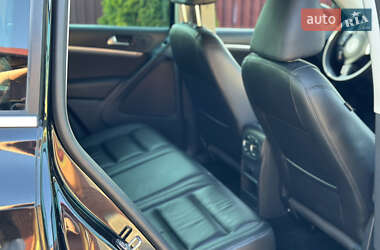 Позашляховик / Кросовер Volkswagen Tiguan 2012 в 