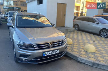 Внедорожник / Кроссовер Volkswagen Tiguan 2019 в 