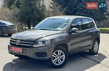 Позашляховик / Кросовер Volkswagen Tiguan 2014 в 
