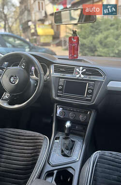 Внедорожник / Кроссовер Volkswagen Tiguan 2018 в 