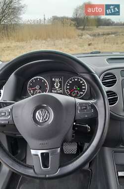 Внедорожник / Кроссовер Volkswagen Tiguan 2010 в 
