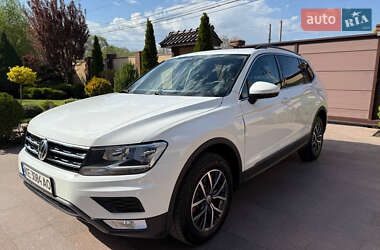 Позашляховик / Кросовер Volkswagen Tiguan 2019 в 