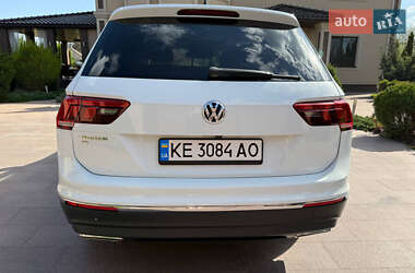 Позашляховик / Кросовер Volkswagen Tiguan 2019 в 