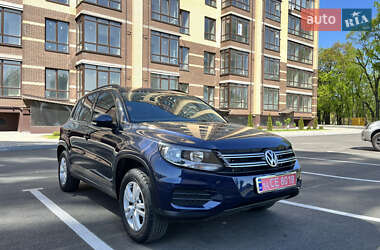 Позашляховик / Кросовер Volkswagen Tiguan 2015 в Чернігові