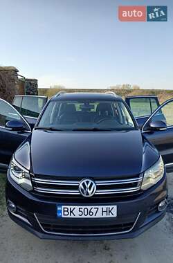 Внедорожник / Кроссовер Volkswagen Tiguan 2013 в 