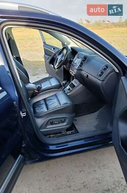 Внедорожник / Кроссовер Volkswagen Tiguan 2013 в 