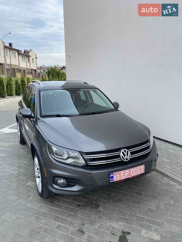 Внедорожник / Кроссовер Volkswagen Tiguan 2012 в 
