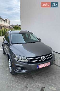 Внедорожник / Кроссовер Volkswagen Tiguan 2012 в 