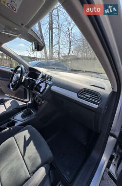 Внедорожник / Кроссовер Volkswagen Tiguan 2018 в 
