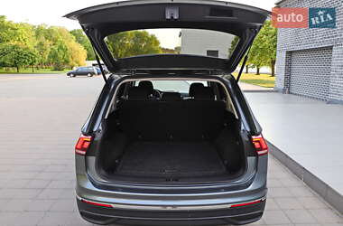 Внедорожник / Кроссовер Volkswagen Tiguan 2022 в 