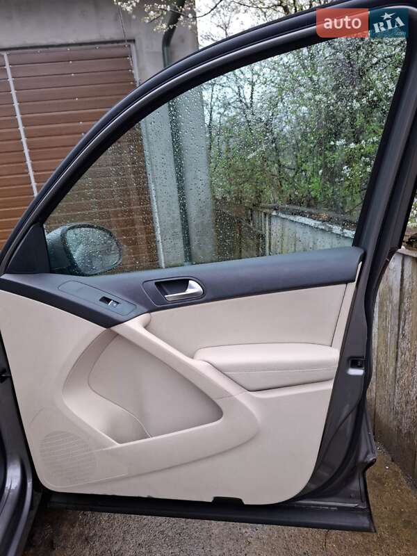 Позашляховик / Кросовер Volkswagen Tiguan 2010 в Снятині фото 22 Позашляховик / Кросовер Volkswagen Tiguan 2010 в Снятині