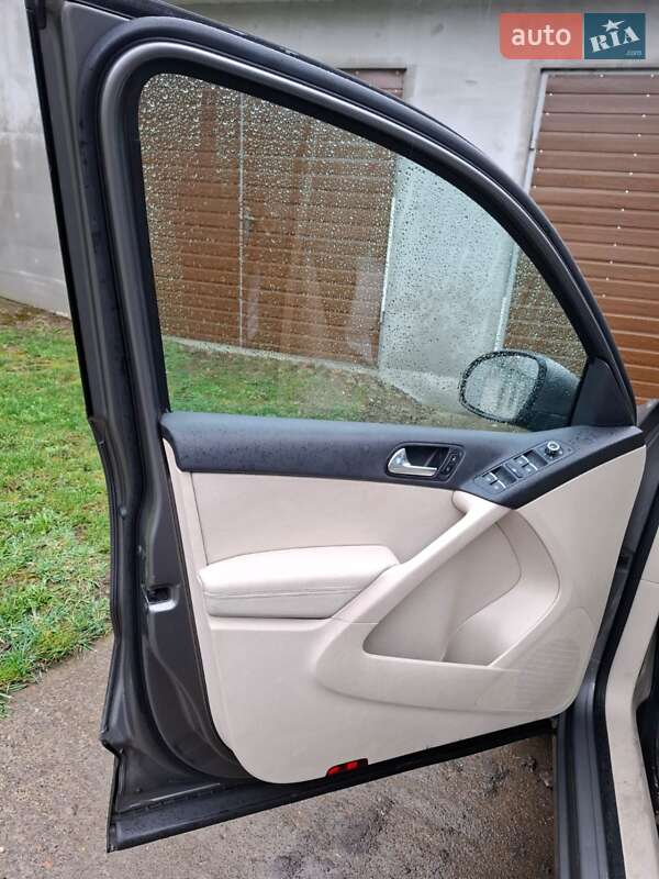 Позашляховик / Кросовер Volkswagen Tiguan 2010 в Снятині фото 57 Позашляховик / Кросовер Volkswagen Tiguan 2010 в Снятині