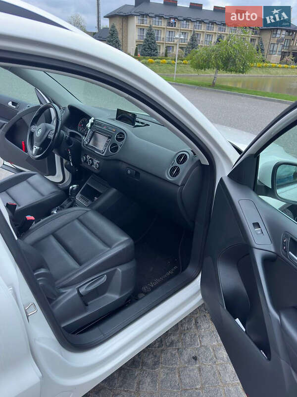 Внедорожник / Кроссовер Volkswagen Tiguan 2011 в Жовкве