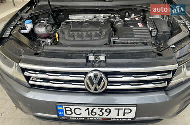 Позашляховик / Кросовер Volkswagen Tiguan 2021 в 