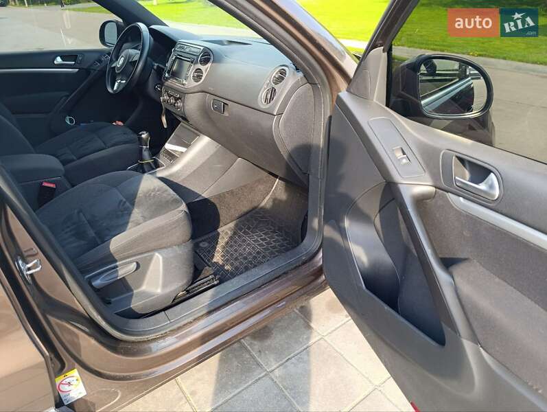 Внедорожник / Кроссовер Volkswagen Tiguan 2014 в Светловодске