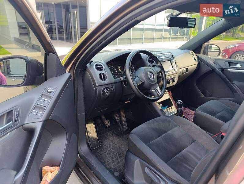 Внедорожник / Кроссовер Volkswagen Tiguan 2014 в Светловодске
