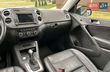 Позашляховик / Кросовер Volkswagen Tiguan 2016 в 
