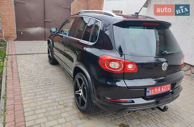 Позашляховик / Кросовер Volkswagen Tiguan 2009 в 