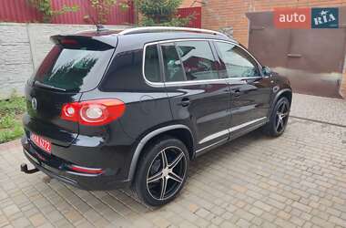 Позашляховик / Кросовер Volkswagen Tiguan 2009 в 