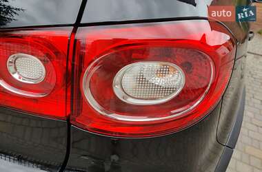 Позашляховик / Кросовер Volkswagen Tiguan 2009 в 