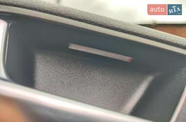 Позашляховик / Кросовер Volkswagen Tiguan 2009 в 