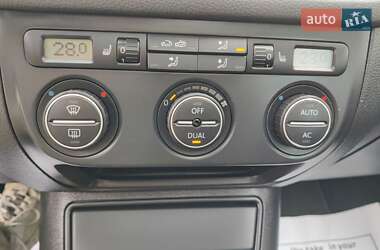 Позашляховик / Кросовер Volkswagen Tiguan 2009 в 