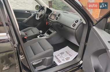 Позашляховик / Кросовер Volkswagen Tiguan 2009 в 