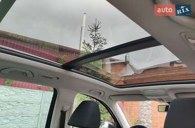 Позашляховик / Кросовер Volkswagen Tiguan 2009 в 