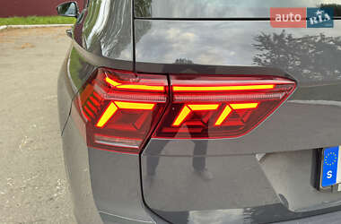 Внедорожник / Кроссовер Volkswagen Tiguan 2021 в 