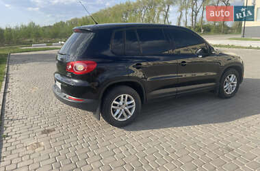 Внедорожник / Кроссовер Volkswagen Tiguan 2010 в Теплике
