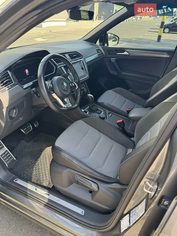 Позашляховик / Кросовер Volkswagen Tiguan 2020 в 