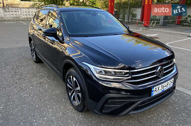 Внедорожник / Кроссовер Volkswagen Tiguan 2021 в Киеве