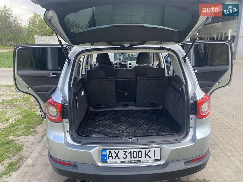 Позашляховик / Кросовер Volkswagen Tiguan 2010 в Новій Водолагі