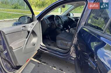 Внедорожник / Кроссовер Volkswagen Tiguan 2015 в 
