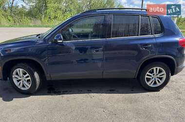 Внедорожник / Кроссовер Volkswagen Tiguan 2015 в 