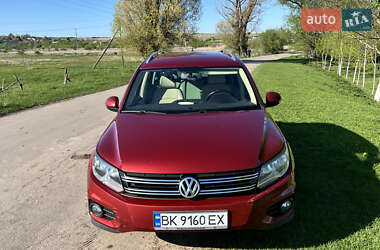 Внедорожник / Кроссовер Volkswagen Tiguan 2013 в 