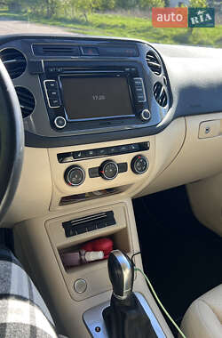 Внедорожник / Кроссовер Volkswagen Tiguan 2013 в 