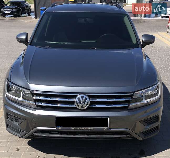 Позашляховик / Кросовер Volkswagen Tiguan 2020 в 
