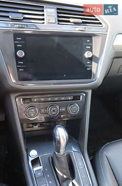 Внедорожник / Кроссовер Volkswagen Tiguan 2019 в 