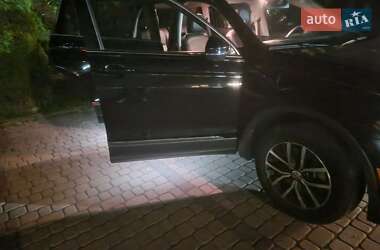 Внедорожник / Кроссовер Volkswagen Tiguan 2019 в 