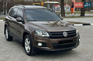 Позашляховик / Кросовер Volkswagen Tiguan 2011 в Харкові