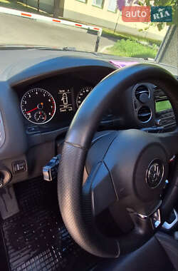 Внедорожник / Кроссовер Volkswagen Tiguan 2011 в 