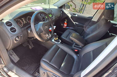 Внедорожник / Кроссовер Volkswagen Tiguan 2011 в 