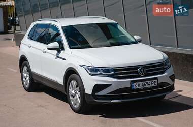 Внедорожник / Кроссовер Volkswagen Tiguan 2021 в 