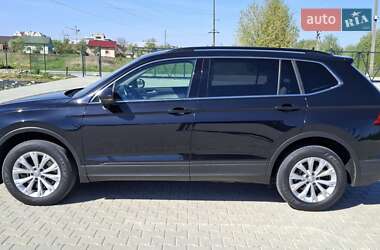 Внедорожник / Кроссовер Volkswagen Tiguan 2018 в 